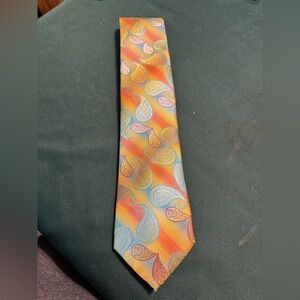 Beautiful Gold Paisley Stacy Adam Neck Tie in EUC and with Fast Shipping